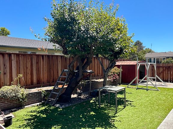 3rd image of 2942 Sierra Rd