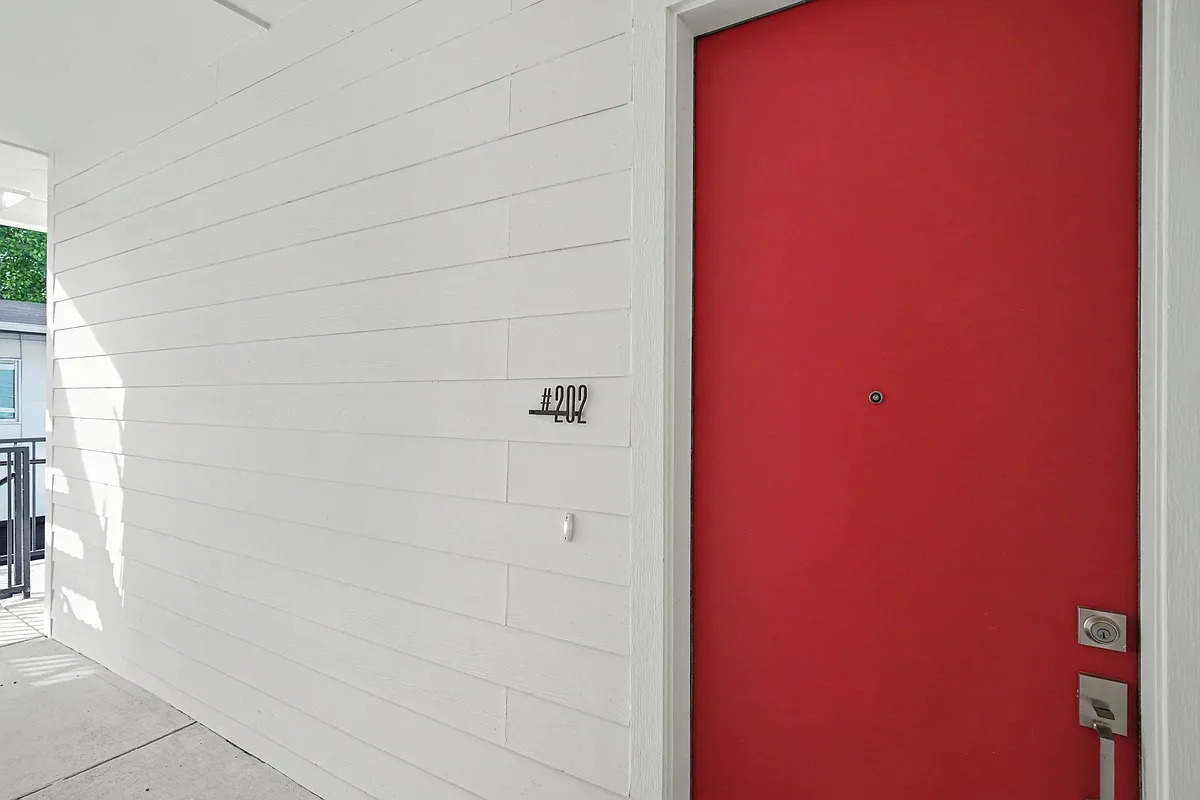 Building Photo - 2217 N Fitzhugh Ave #202