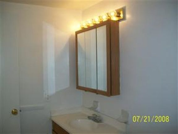 4th image of 3710 NW 21st St APT 111