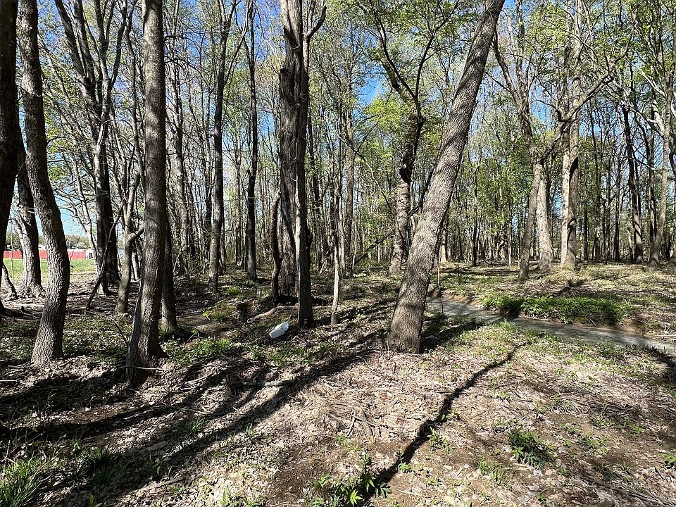 2nd image of 21 Highway 52 Byp E