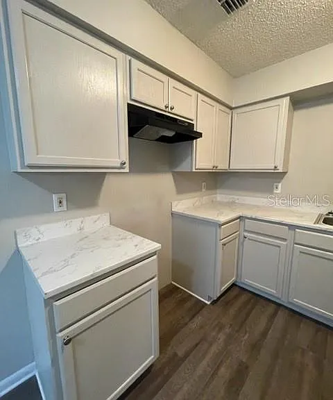 2415 Idlewild St — Photo 3
