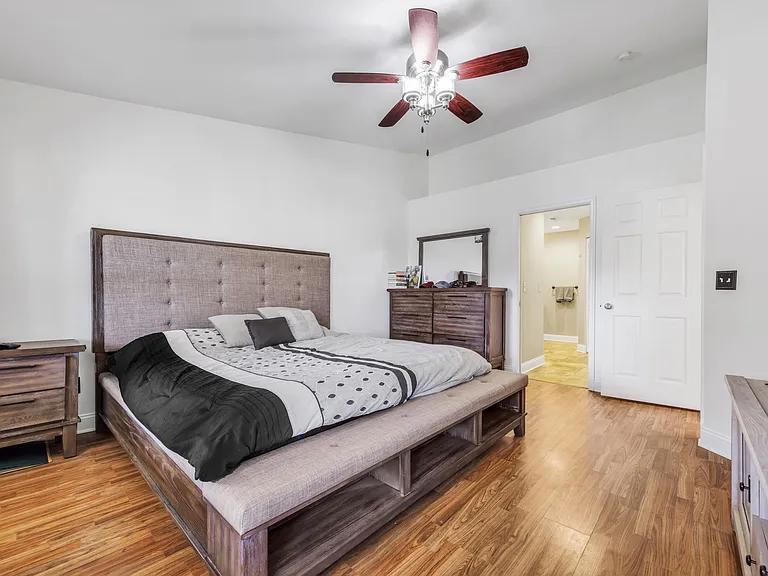 534 Oak Ridge Trails Ct — Photo 18