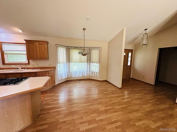 3rd image of 2303 Blue Heron Ct