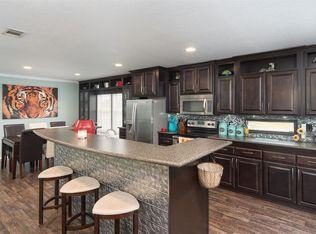 4930 Graves Rd, Alvin, TX 77511