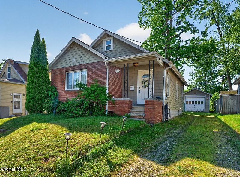 2nd image of 30 Fern Avenue