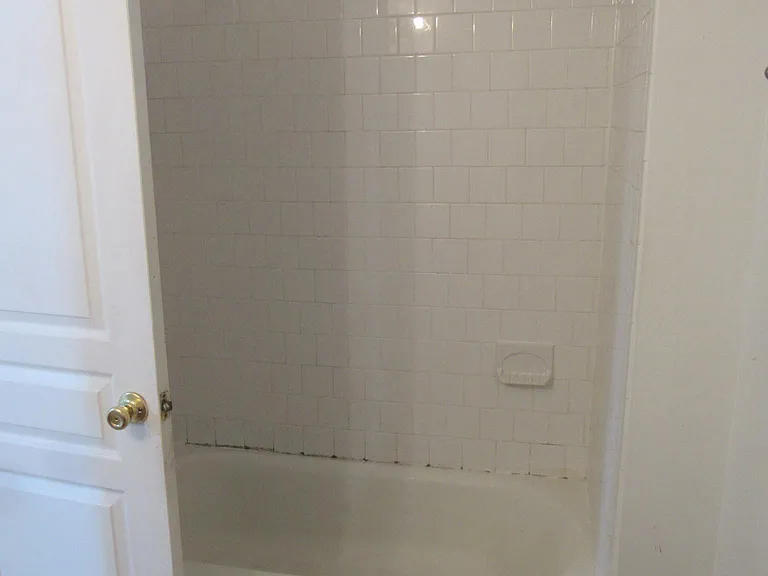 905 Bowe St #A — Photo 9