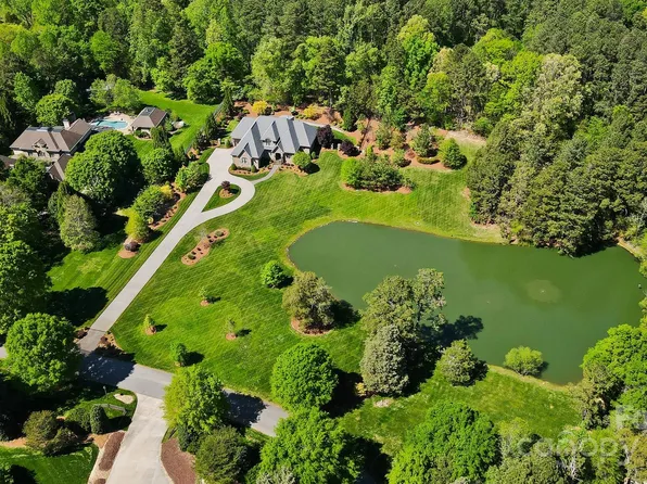 8670 Arbor Oaks Cir, Concord, NC 28027