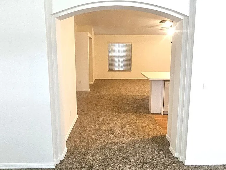 25173 Mercedes Dr — Photo 5