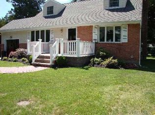 6 Lefferts Pl, East Northport, NY
