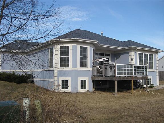 3rd image of 2405 Garden Dr