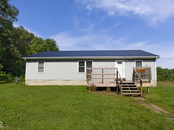 2469 Country Manor St, North Vernon, IN 47265
