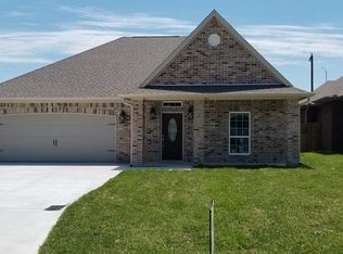 2755 Eastdale Dr, Groves, TX 77619