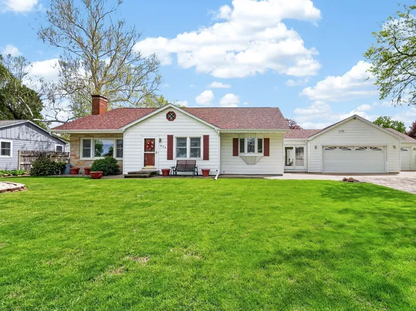 806 E 9th St S, Newton, IA 50208