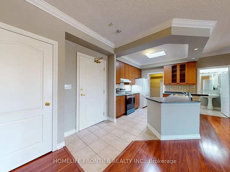 3351 Cawthra Rd #402 — Photo 4