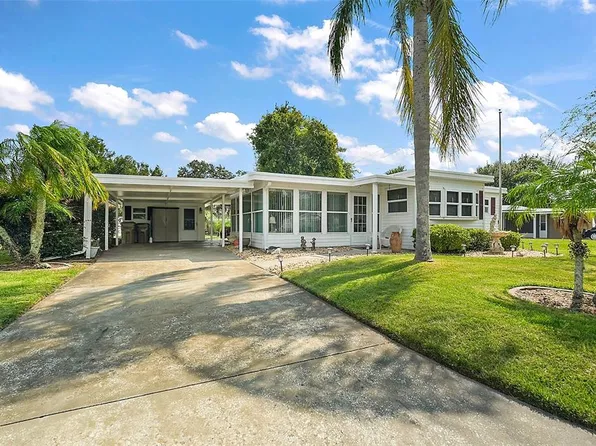 11450 Hickory Ln, Tavares, FL 32778