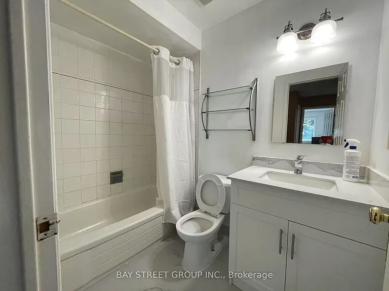 2589 Addingham Cres — Photo 10