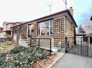 46 Woodlawn Ave, Mississauga, ON L5G 3K6
