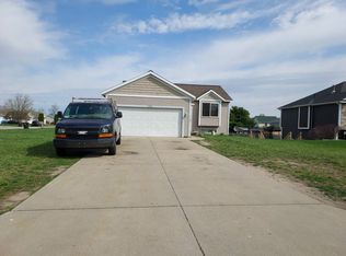 11759 Dewy Dr, Holland, MI 49424