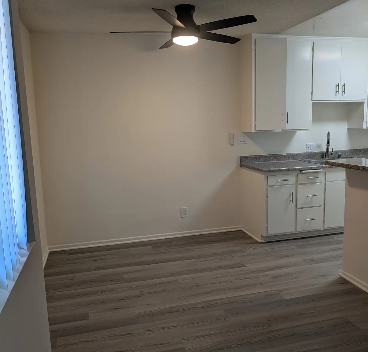 Clark Street Apartments — Photo 3