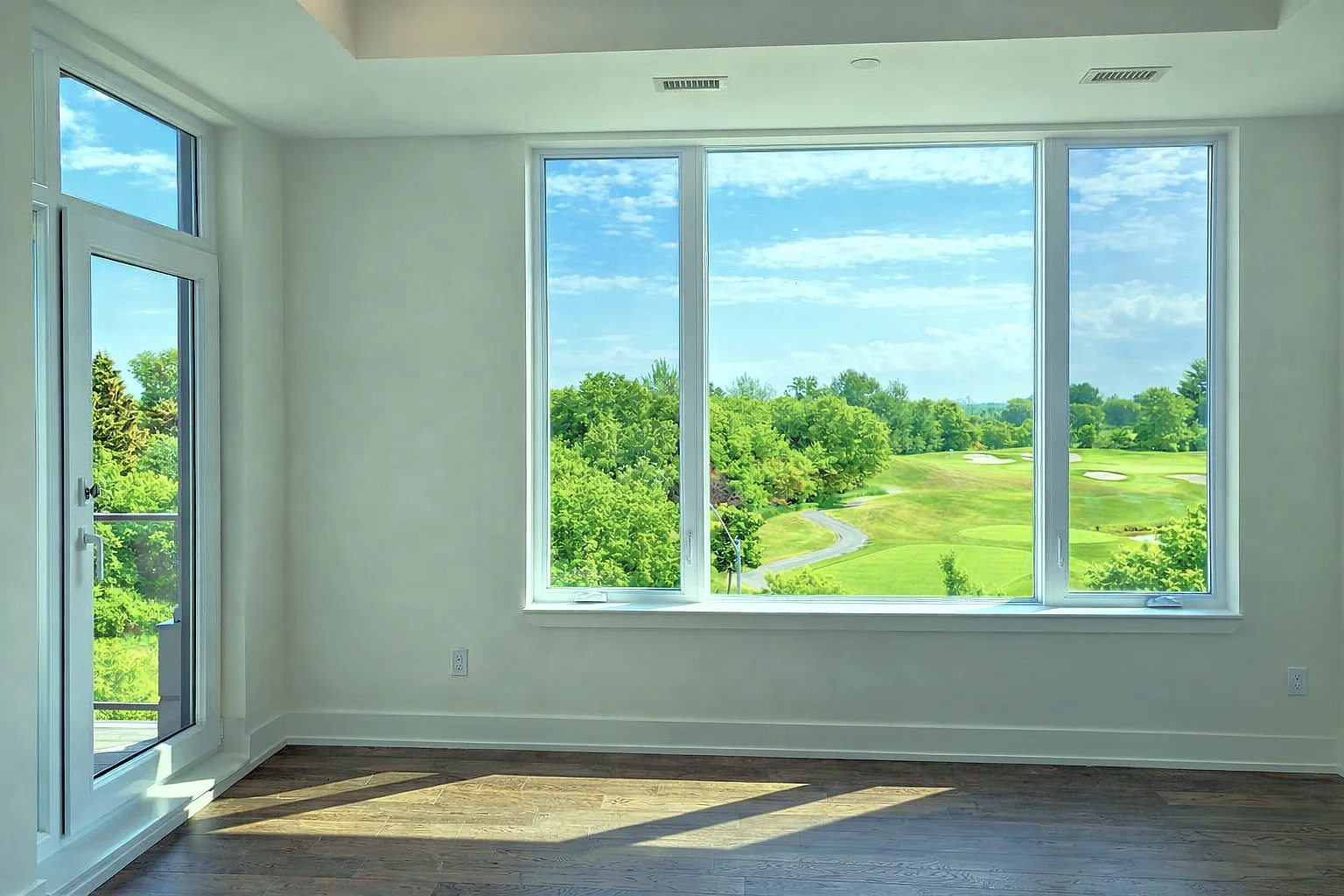 2 bed, 950 sqft, $3,100 — Photo 2