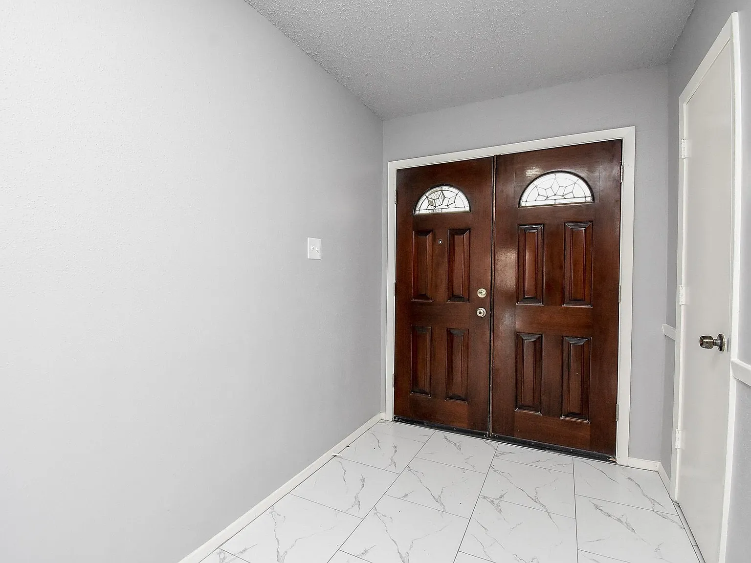 4 bed, 2.0 bath, 1743 sqft, $2,200 — Photo 4