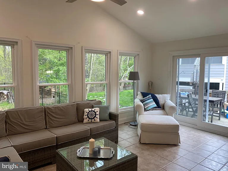 7705 Carrleigh Pkwy — Photo 5