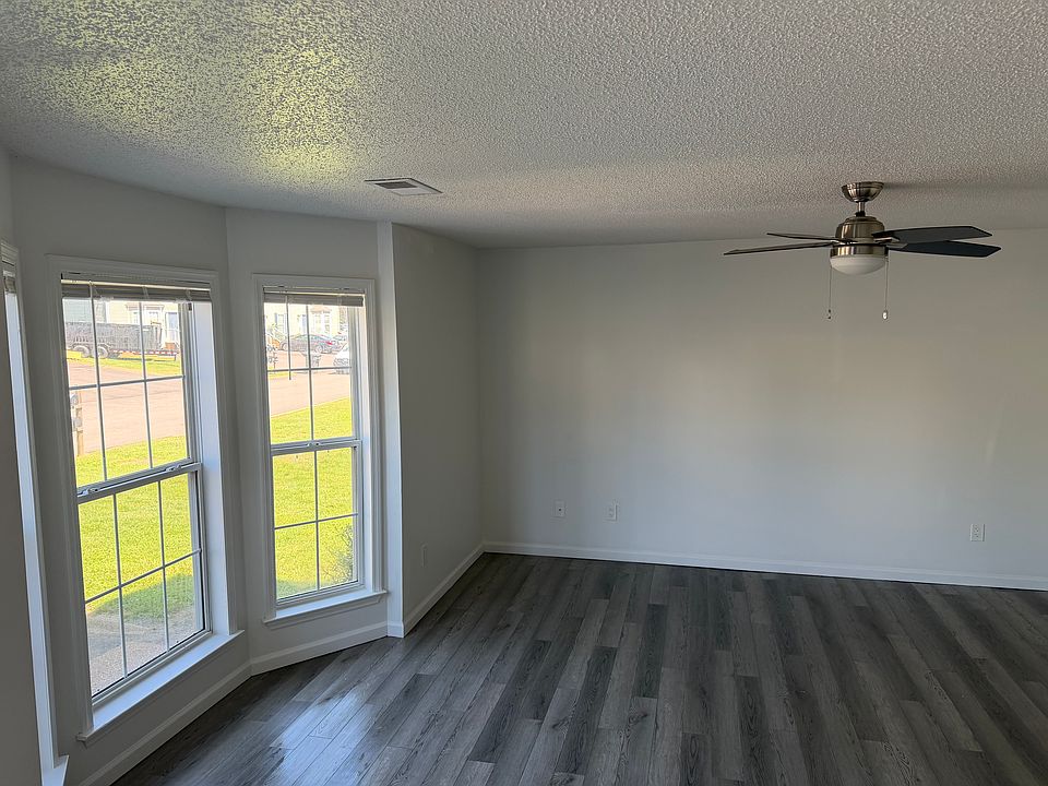1st image of 1009 Cody Dr