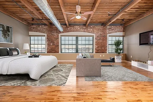 210 Broadway #404 Photo 1
