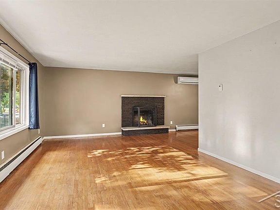 3rd image of 209 Westview Dr