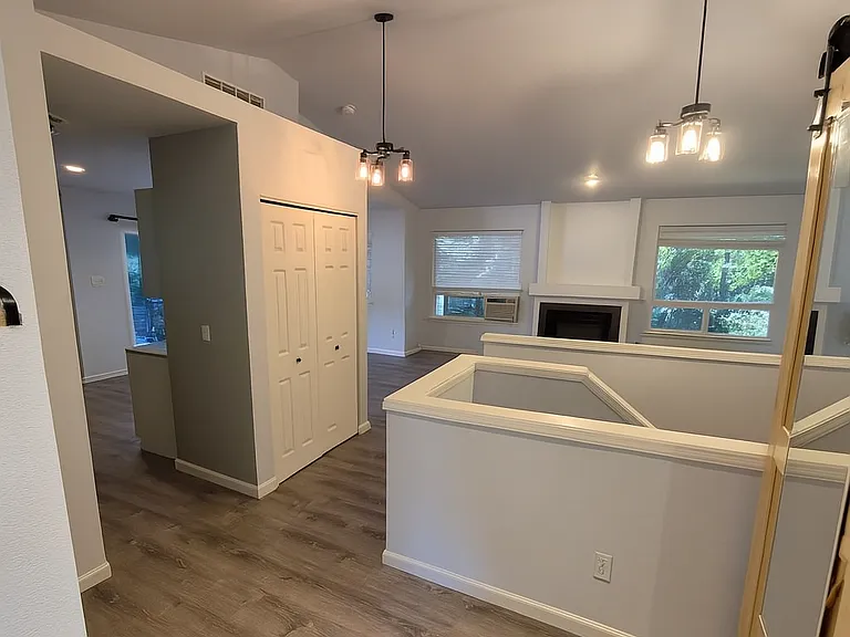 1668 NW White Tail Pl — Photo 2