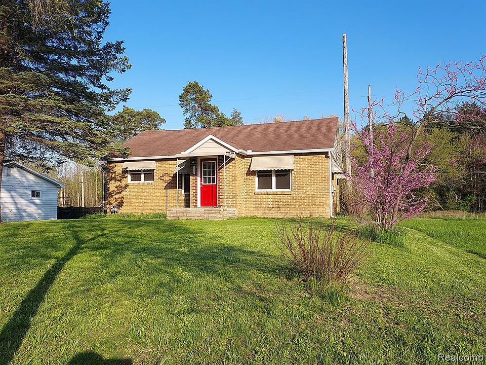 2111 W Caro Rd, Caro, MI 48723 Zillow