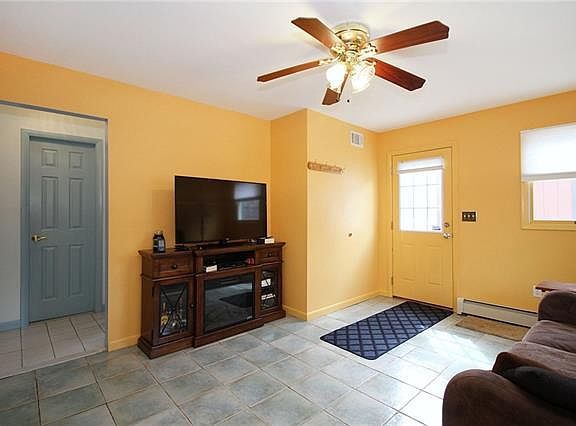 5th image of 68 Kingsley Dr