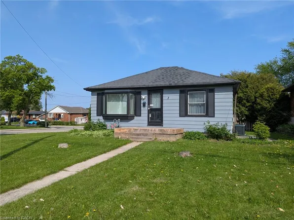 3 Maitland Ave, Hamilton, ON L9A 3J4