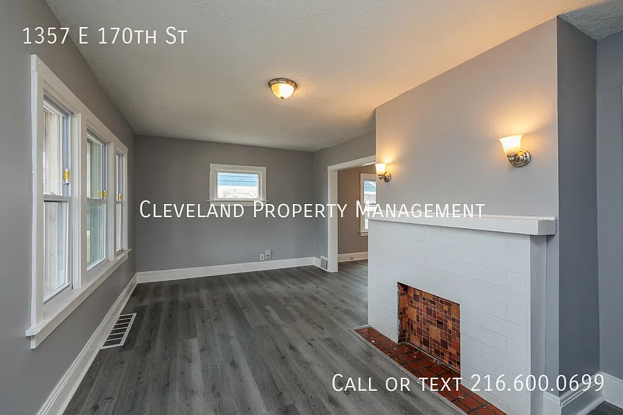 3 bedroom colonial — Photo 4