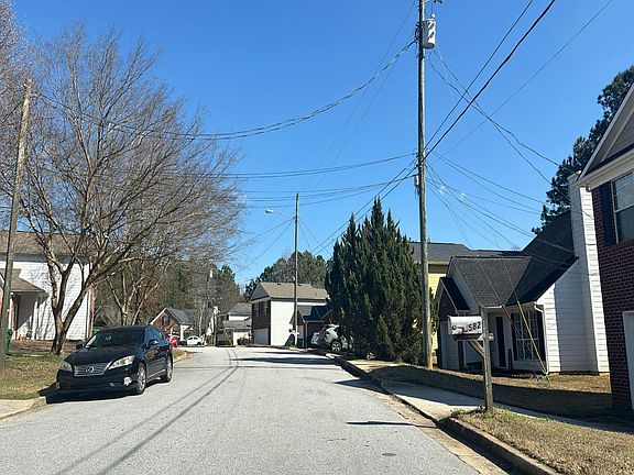 4th image of 6592 Browns Mill Ferry Dr