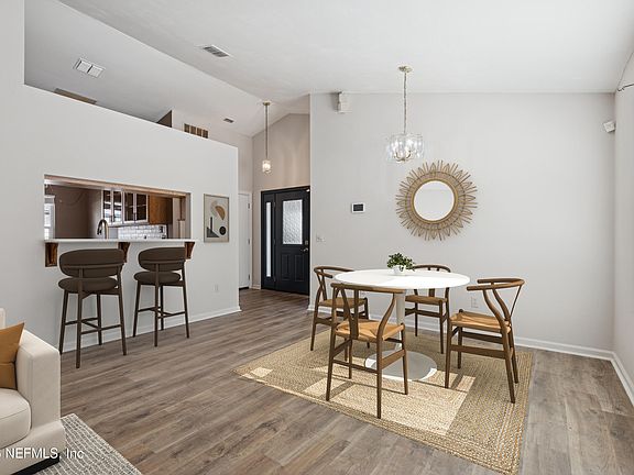 2nd image of 192 VISTA GRANDE Drive