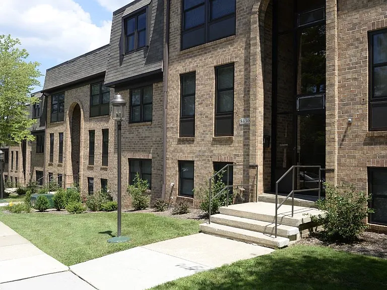 Charlesgate Apartments — Photo 17