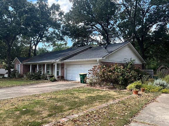 2nd image of 19 Lorine Cir