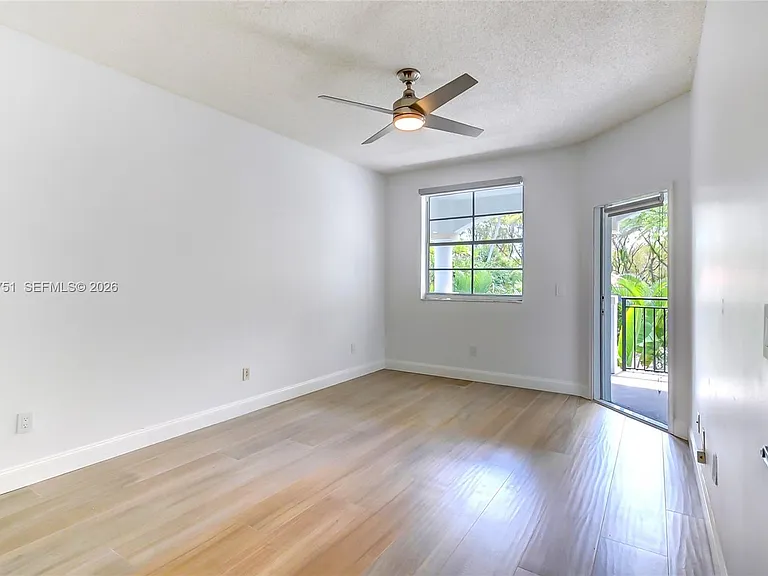 3105 NE 184th St #7201 — Photo 16