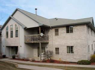 9332 W Loomis Rd UNIT 3, Franklin, WI 53132