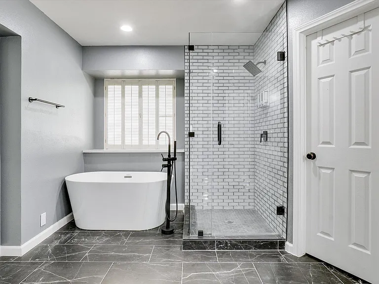 922 Blackstone Dr — Photo 24