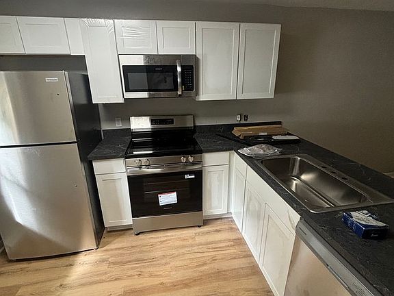 3rd image of 3221 Ginger Dr