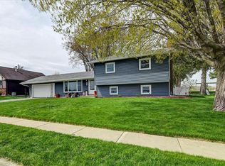 324 S Cleveland Ave, Deforest, WI 53532