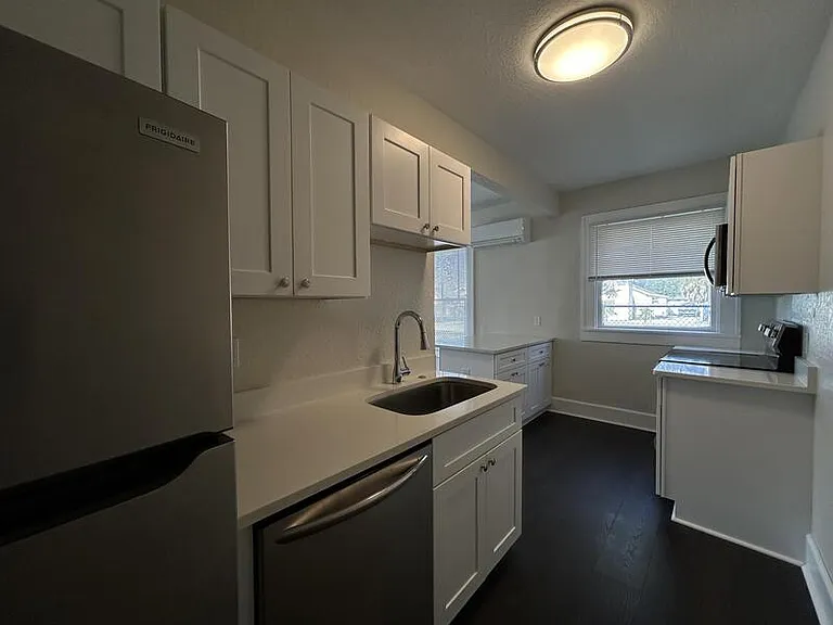 808 13th St N #3 — Photo 6