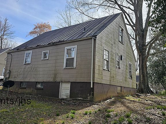 4th image of 314 Ewell St