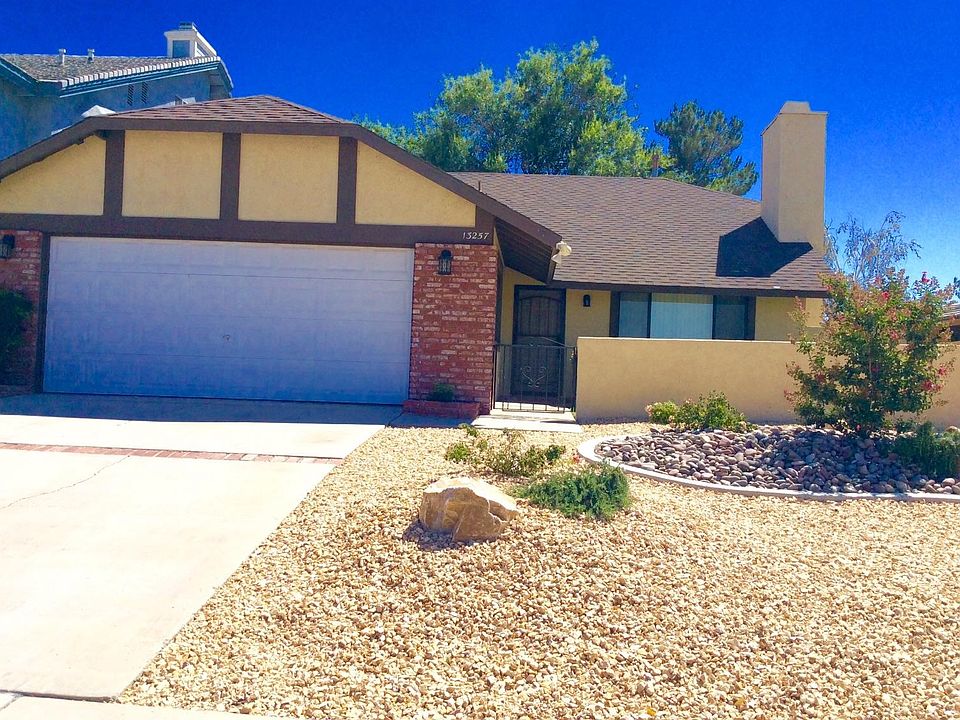 1st image of 13257 Country Club Dr