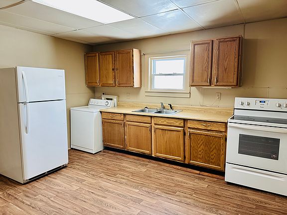 3rd image of 421 S 12th St #1