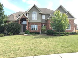 501 River Ridge Dr, Saint Charles, IL 60175