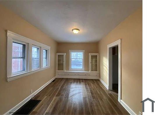 5th image of 428 E 114th St