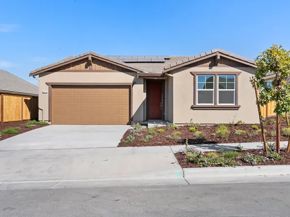 2070 Fuchsia Dr, Hollister, CA 95023